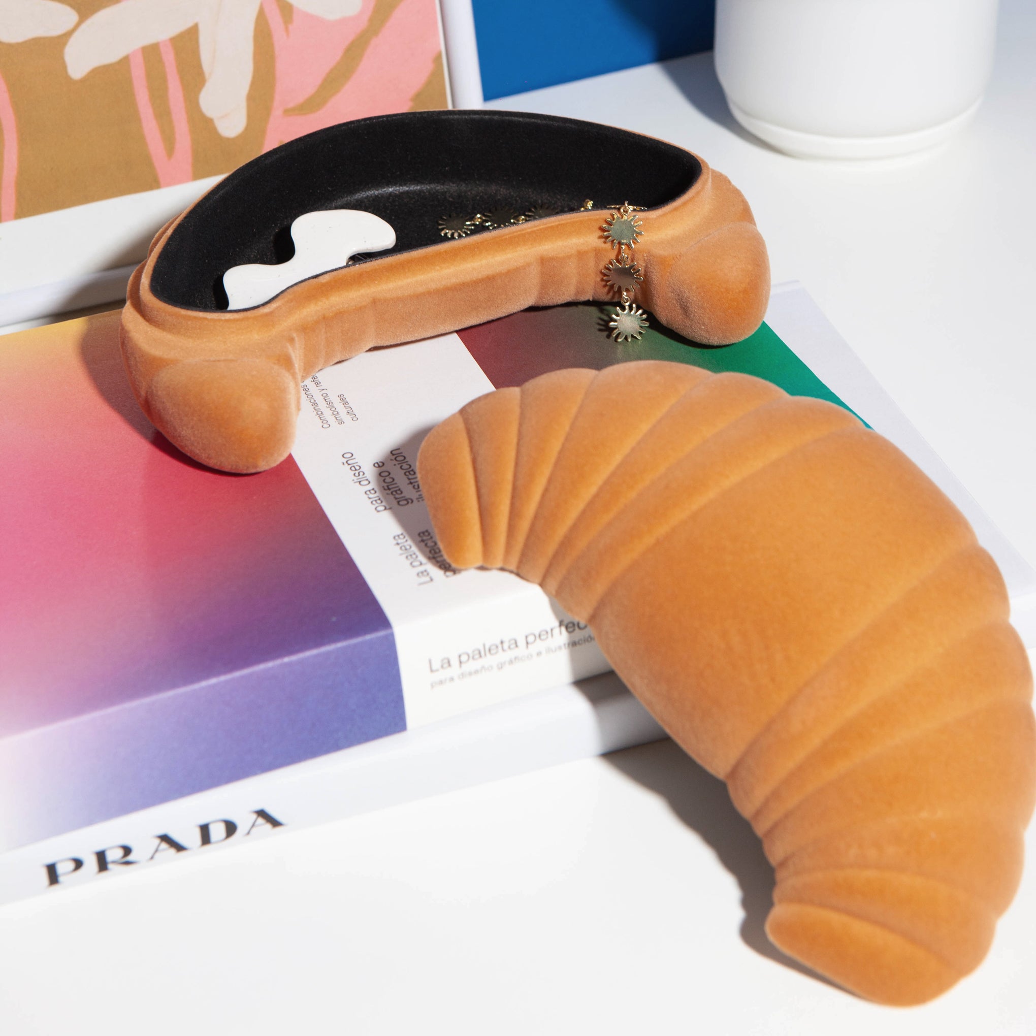 Croissant Storage Box - Image 4