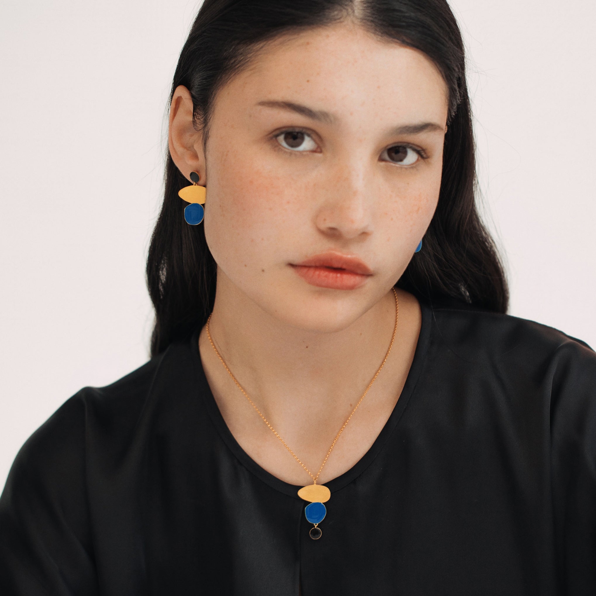 Joan Miró Gold-Plated Linear Dots Earrings - Image 2