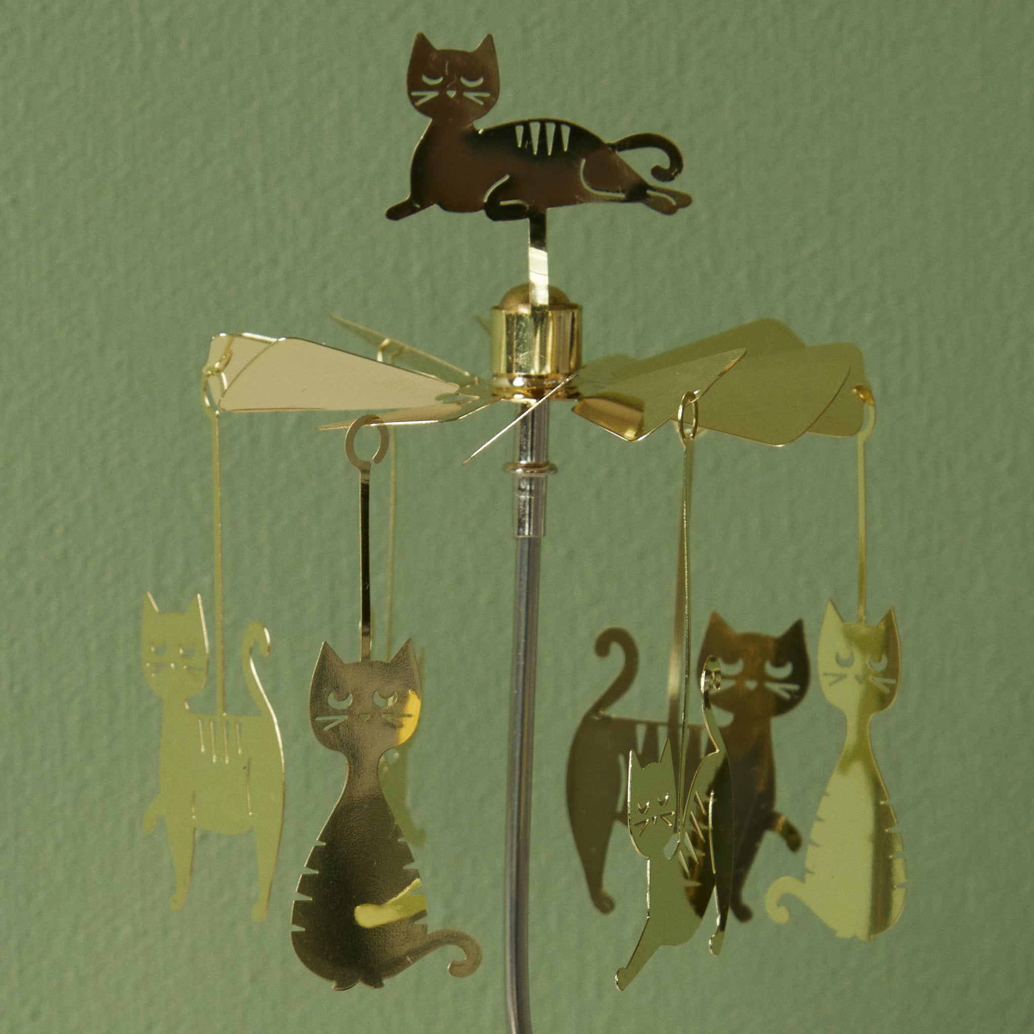 Rotary Cat Family Tea Light Candle Holder - Image 3