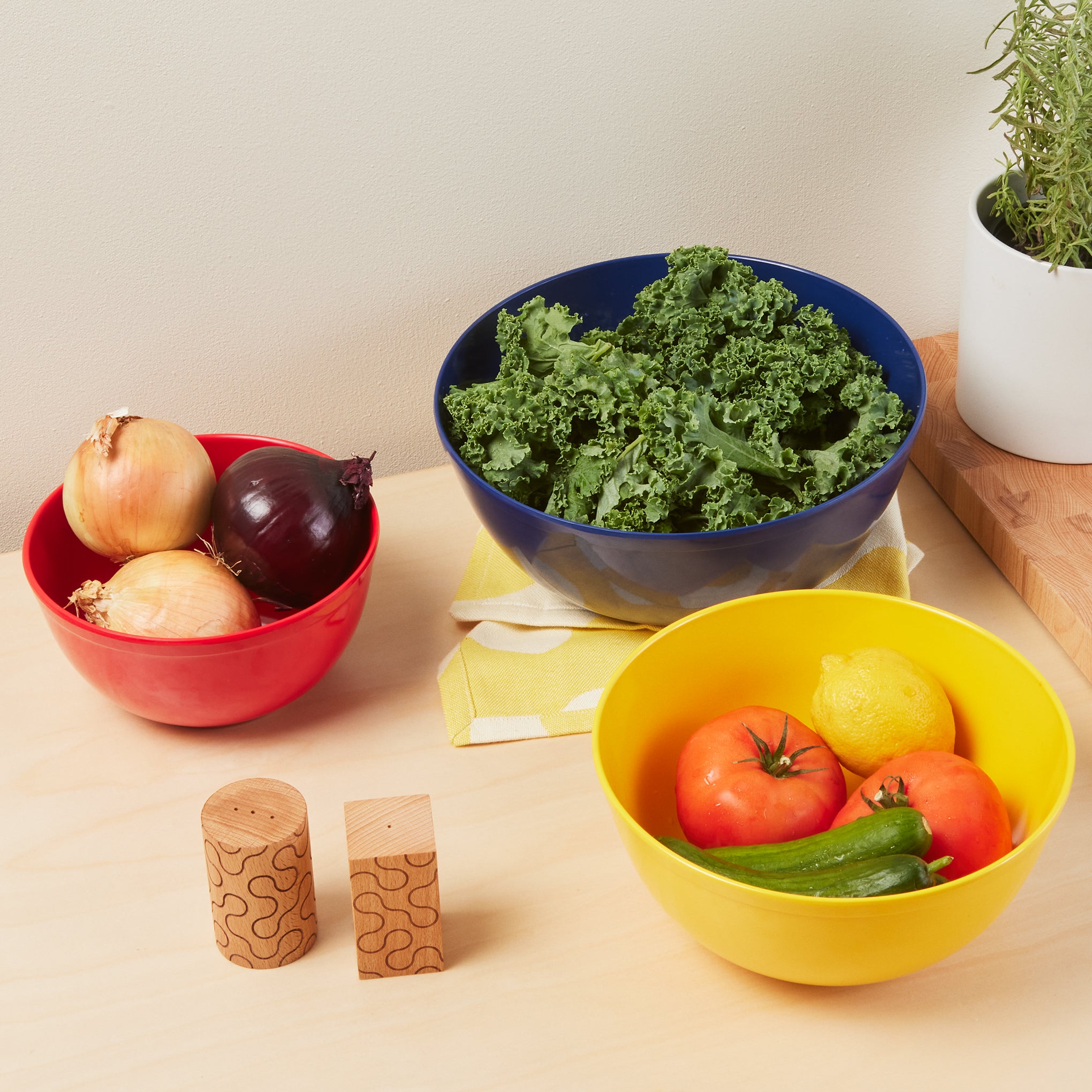 Portuguese Melamine Mixing Bowls - Set of 3 - Image 2