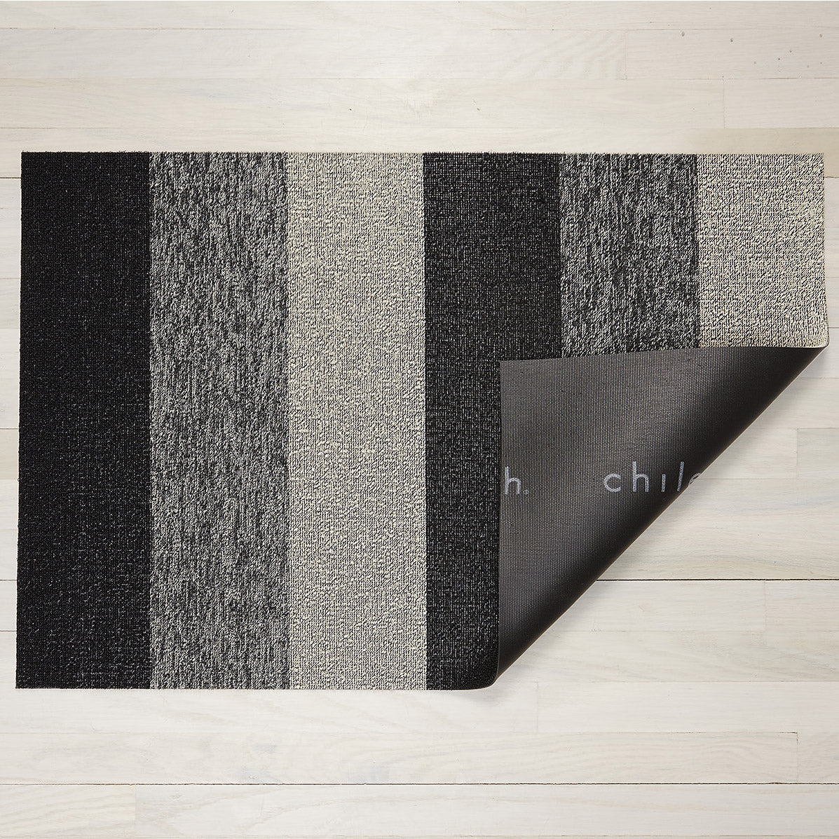 Chilewich Marbled Stripe Shag Floormat - Salt & Pepper - Image 4