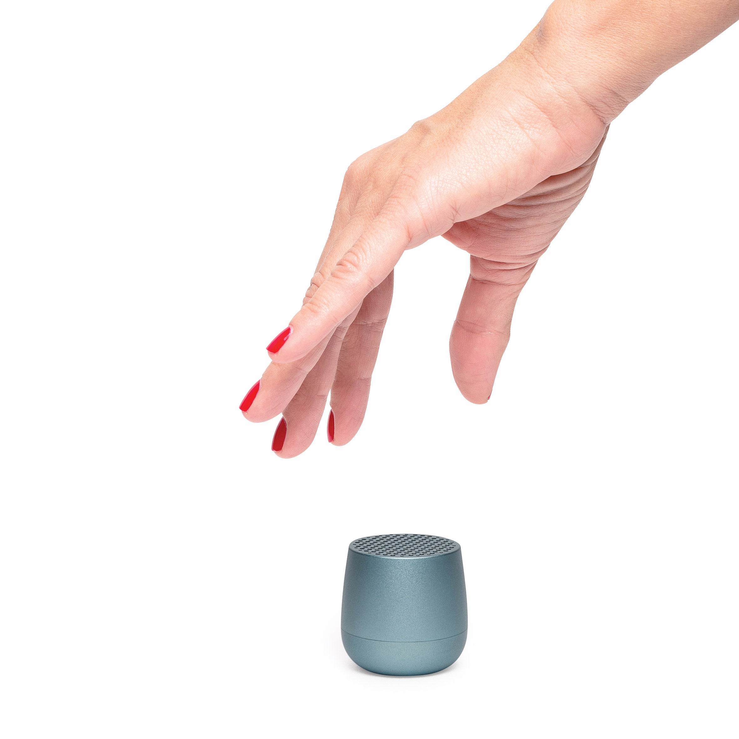 Lexon Mino+ Wireless Charging Speaker - Aluminum - Image 43