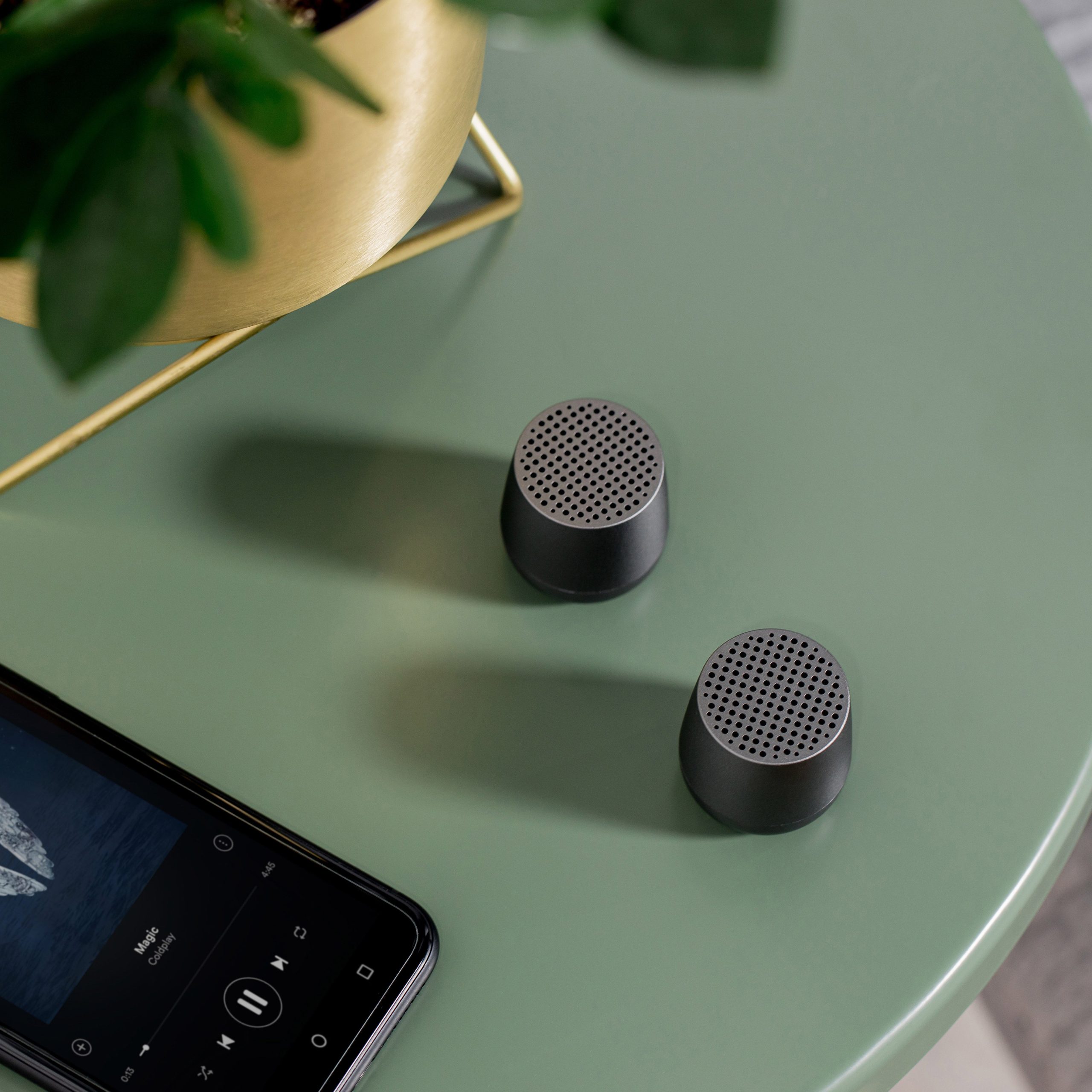 Lexon Mino+ Wireless Charging Speaker - Aluminum - Image 20