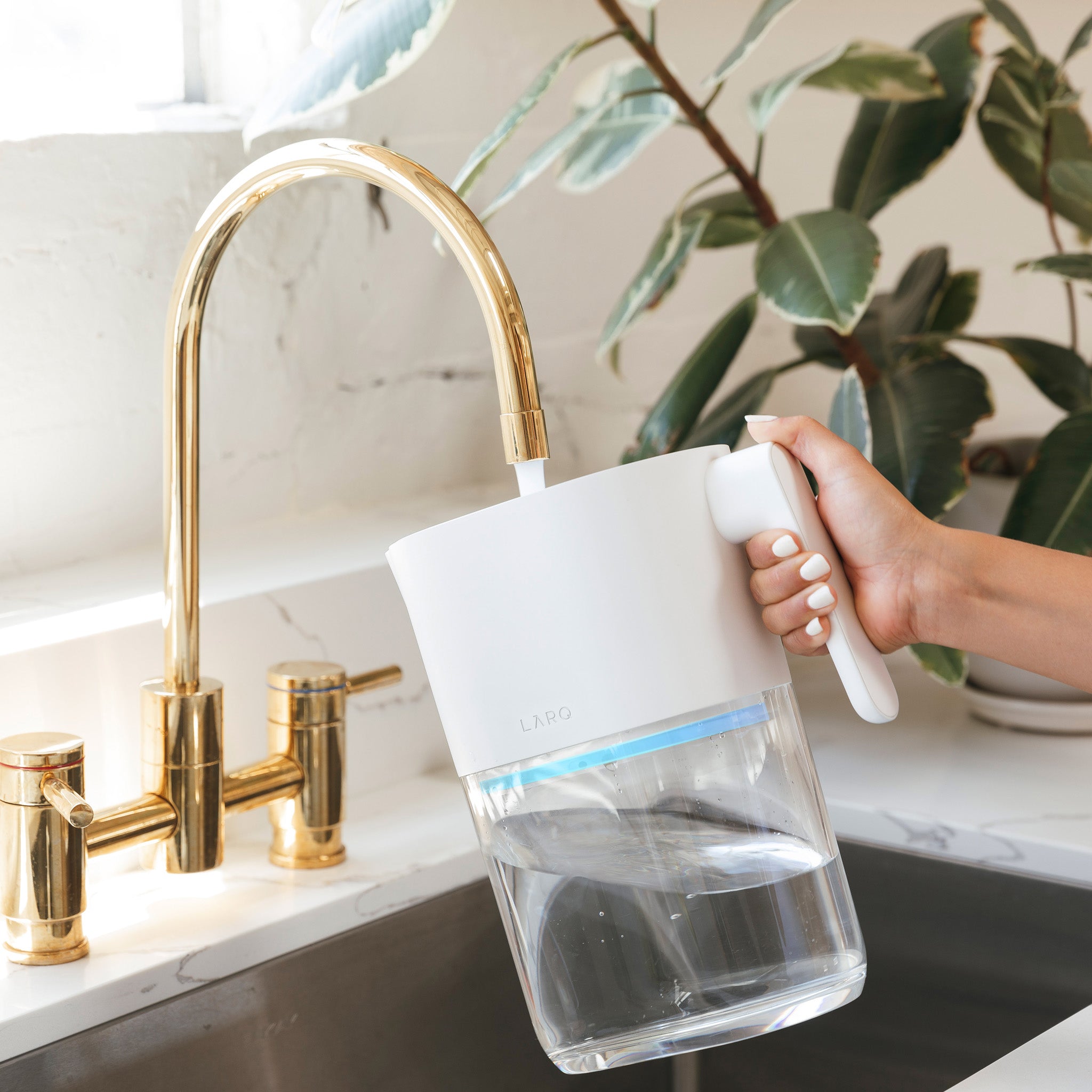 LARQ UV Purifying Pitcher - Granite White - Image 14