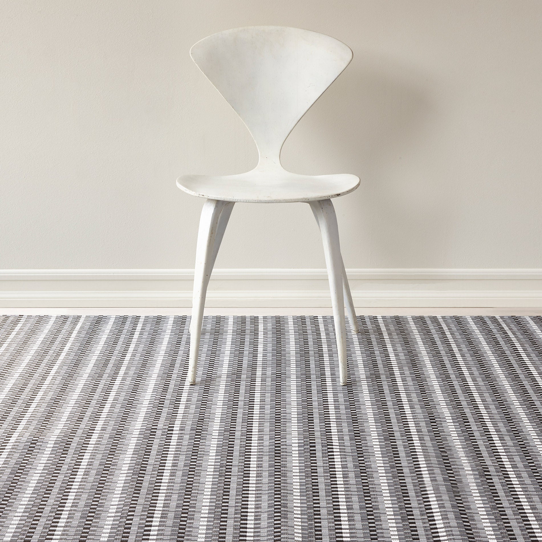 Chilewich Heddle Floormat - Black/ White - Image 2