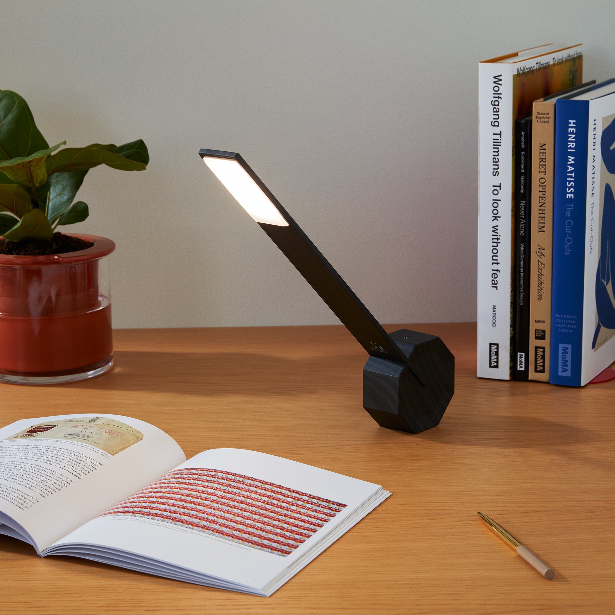 Octagon Portable Desk Light - Black - Image 3