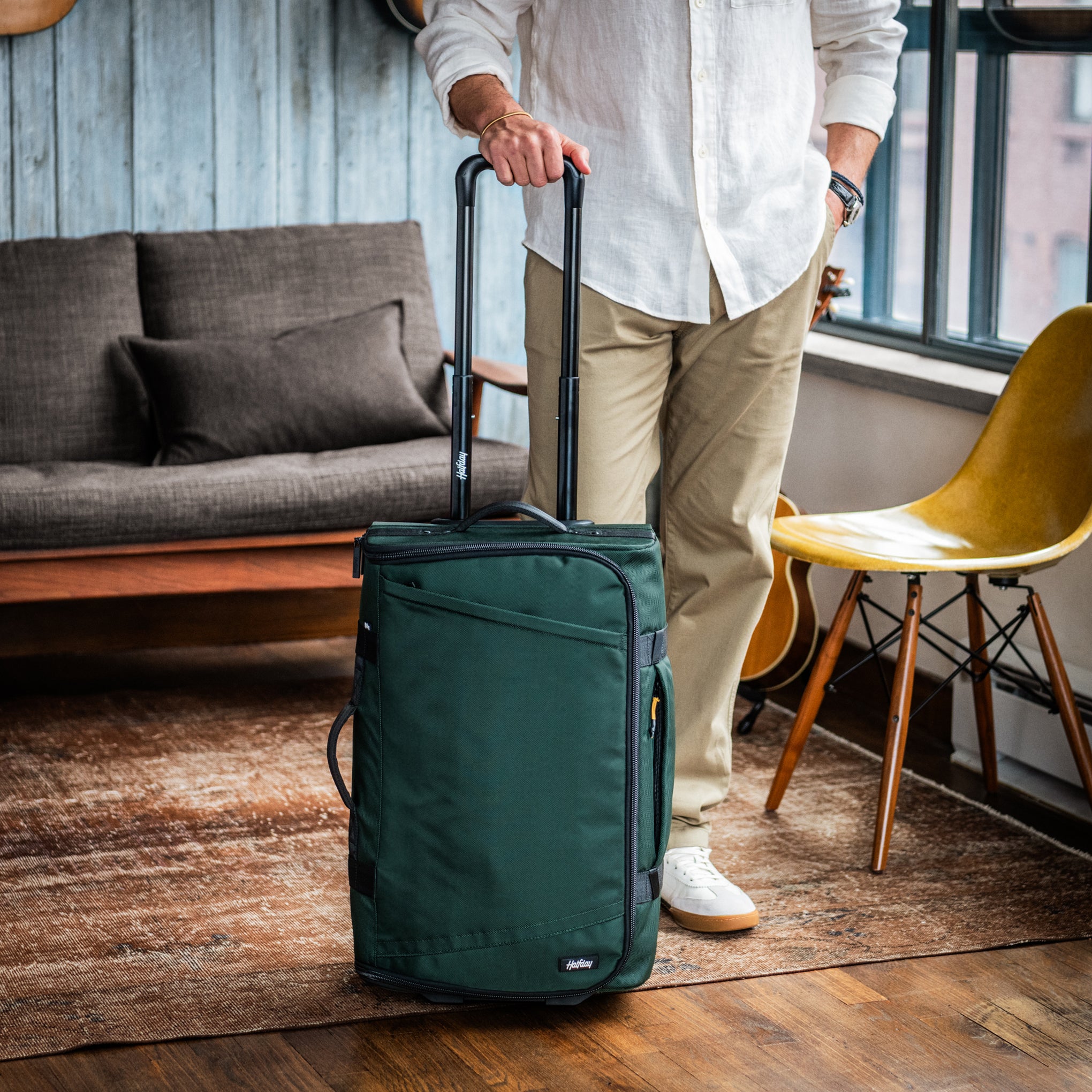 Halfday Carry-On Garment Roller Suitcase - Image 6