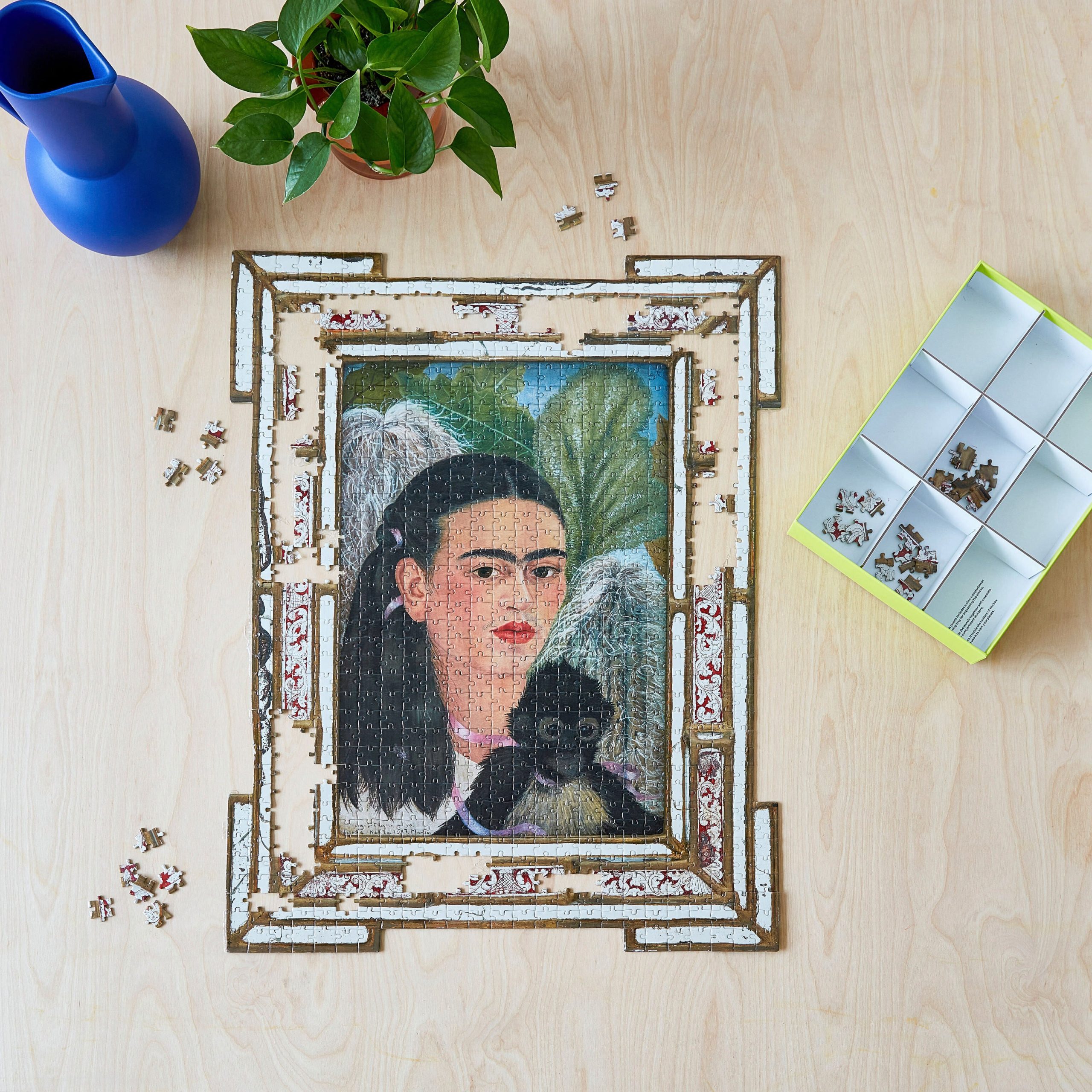 Frida Kahlo Shaped Jigsaw Puzzle - 884 Pieces - Image 2