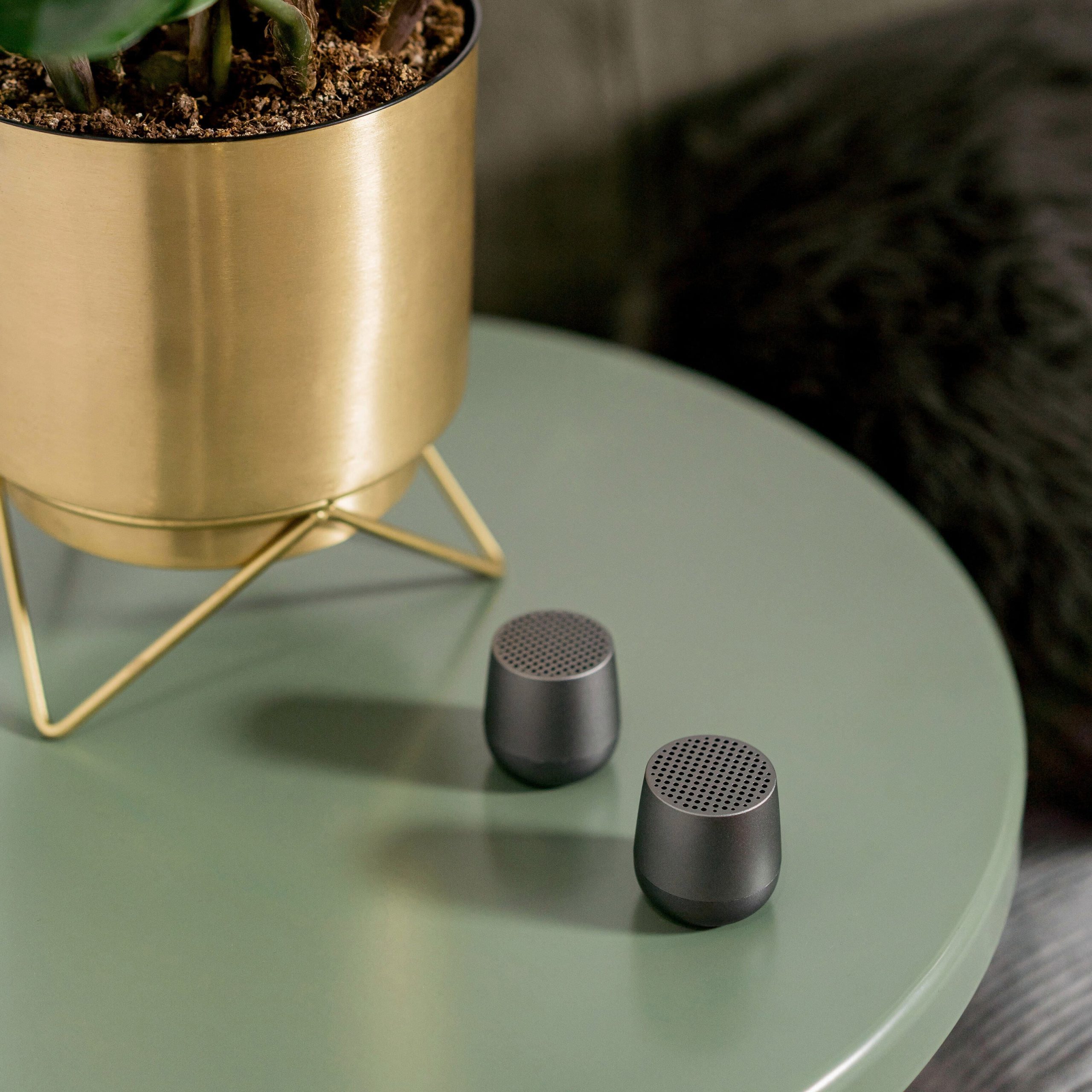 Lexon Mino+ Wireless Charging Speaker - Gunmetal - Image 6