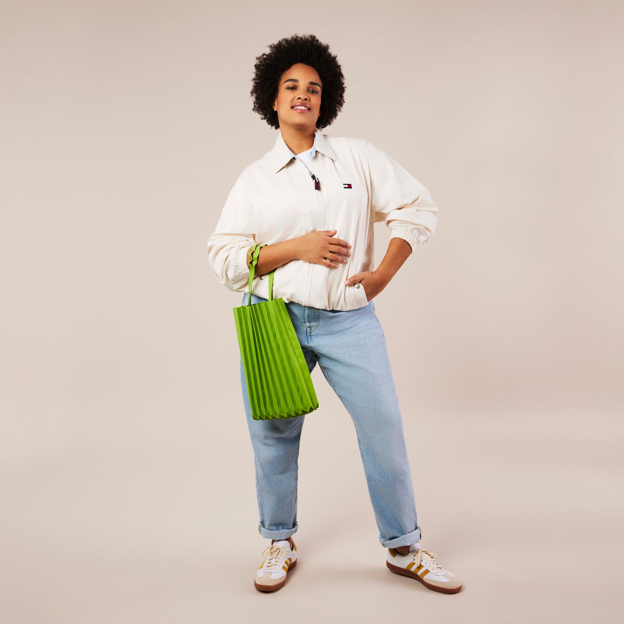 me ISSEY MIYAKE Recycled Polyester Trunk Pleats Bag - Apple Green - Image 4