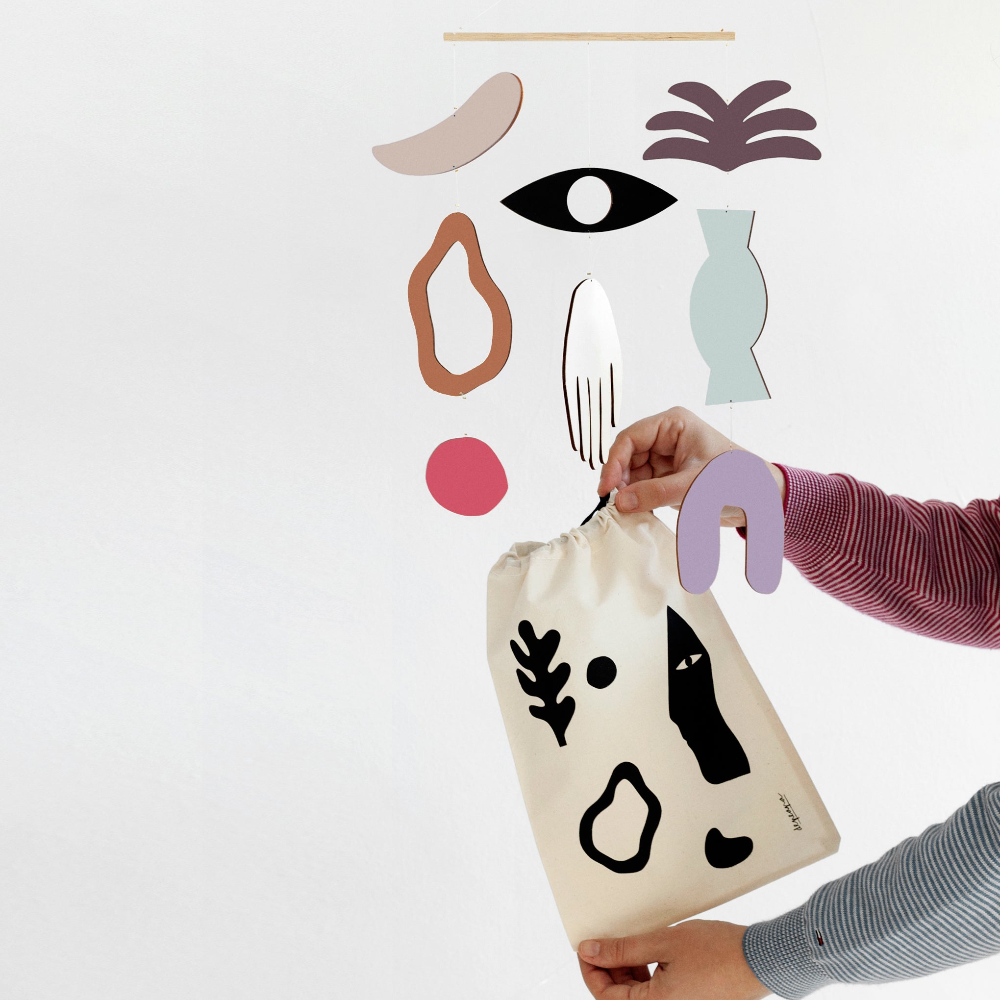 Calm Hanging Mobile - Image 3