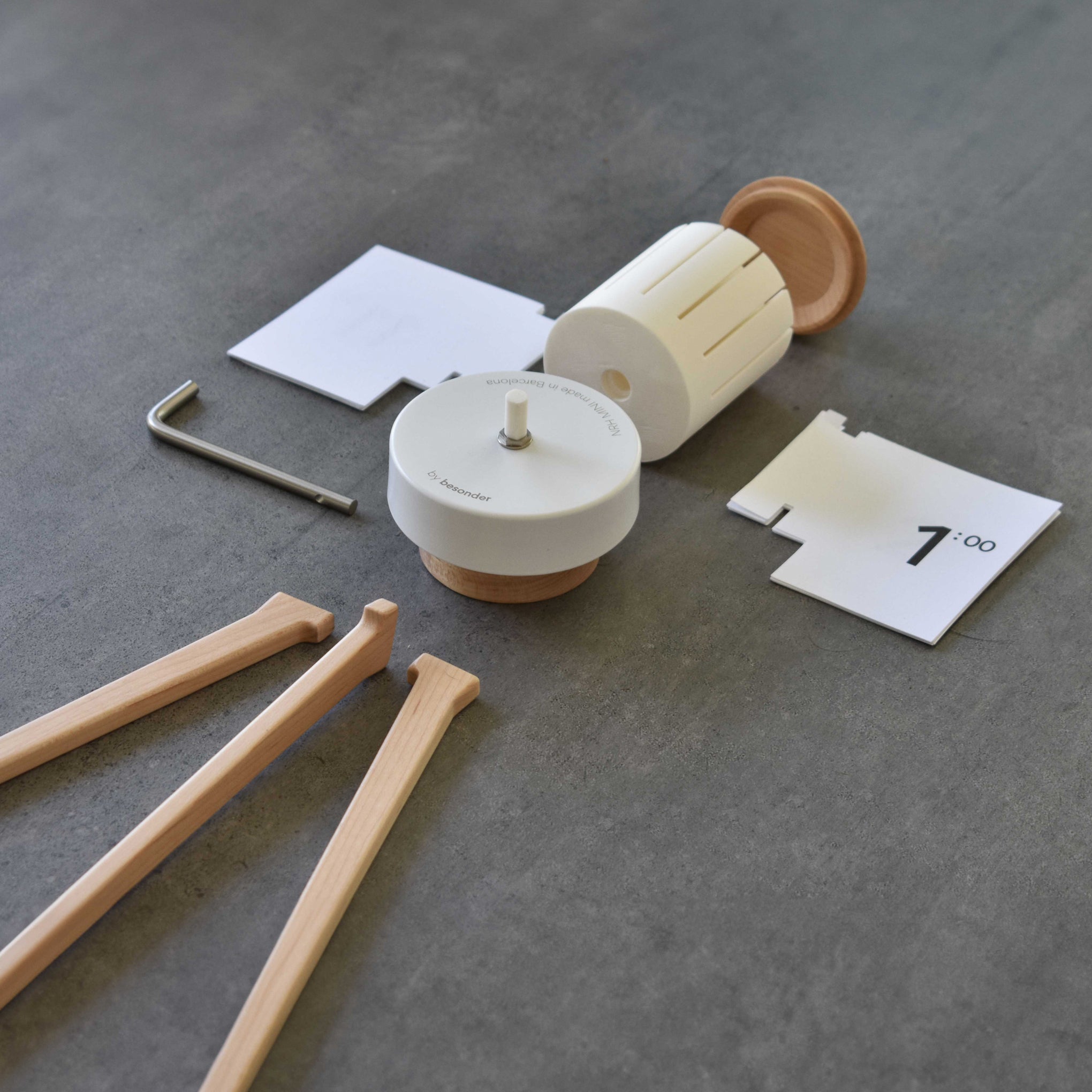 Paper Leaves NRH Mini Desk Clock - Image 4