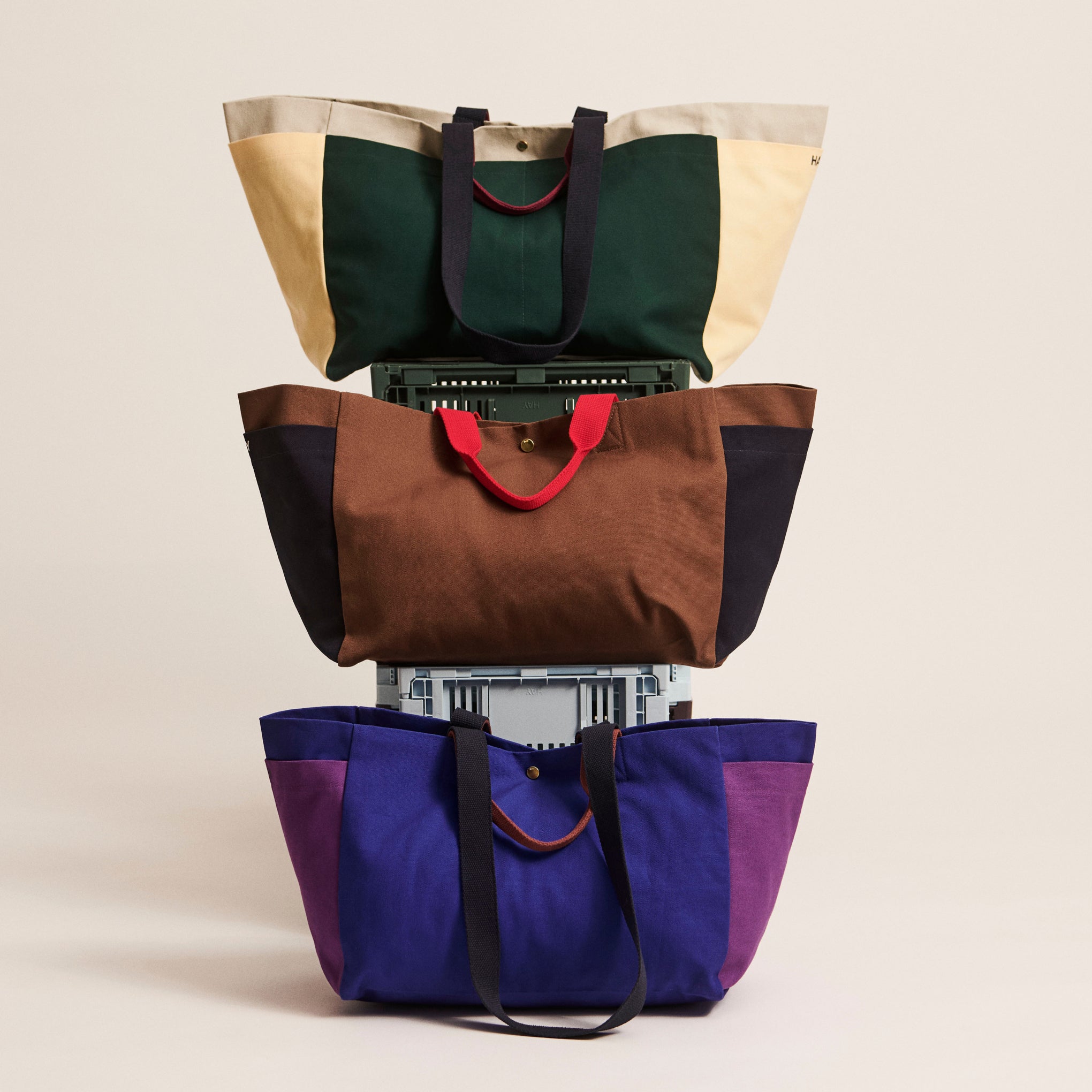 HAY Weekend Multi Bag - Dark Green Multi - Image 3