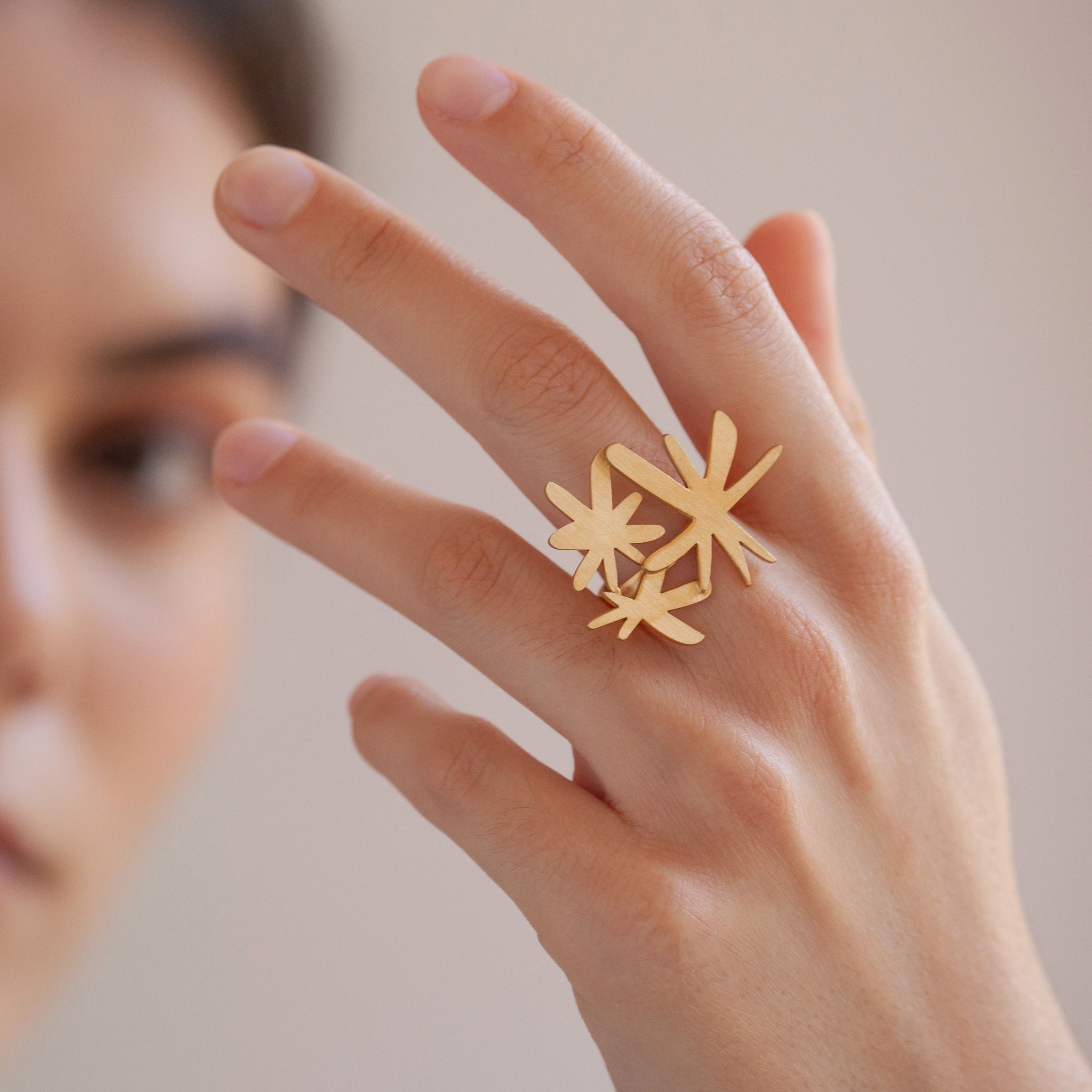 Joan Miró Gold-Plated Starburst Ring - Image 2