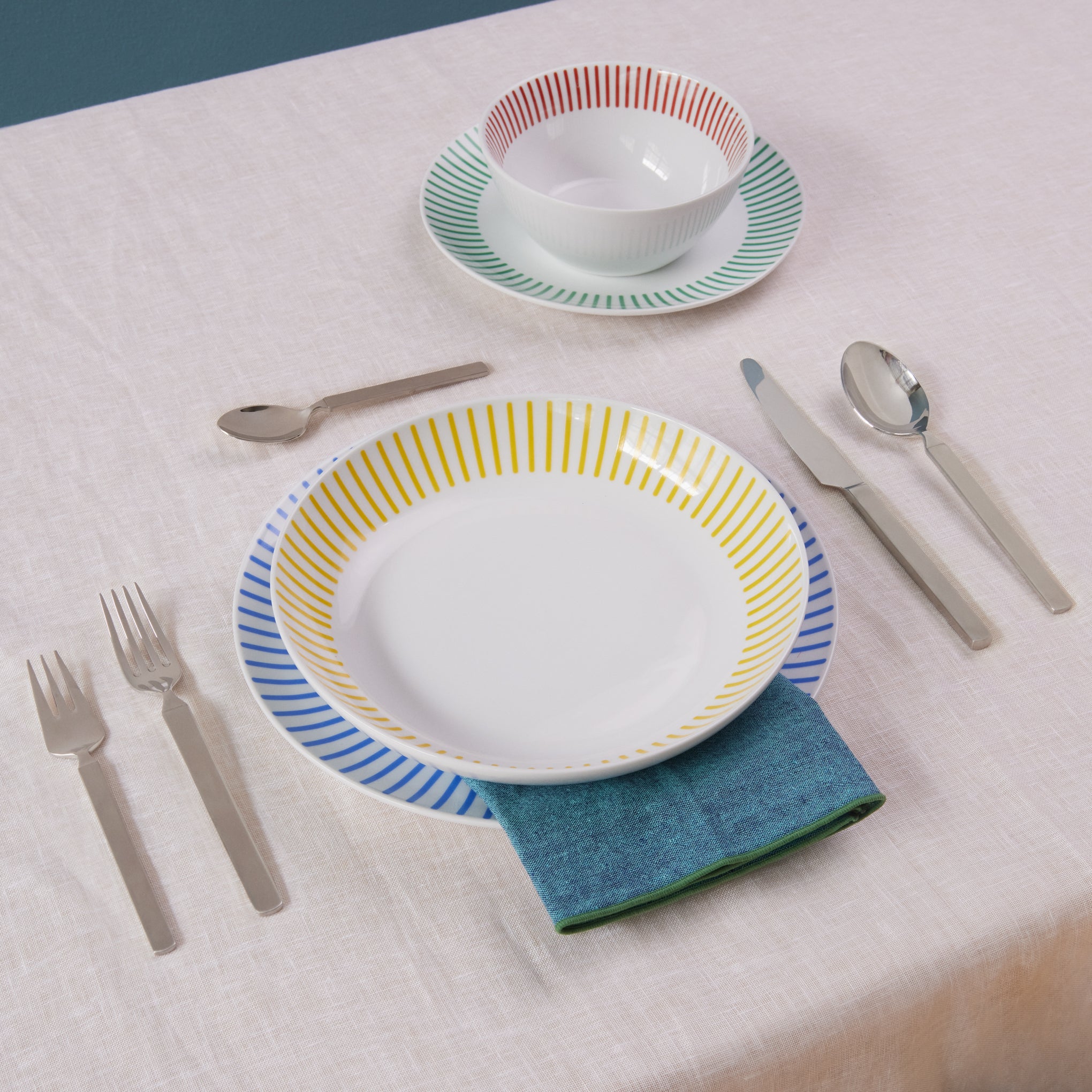 Bodum Jazz Porcelain Dinnerware - Set of 16 - Image 2