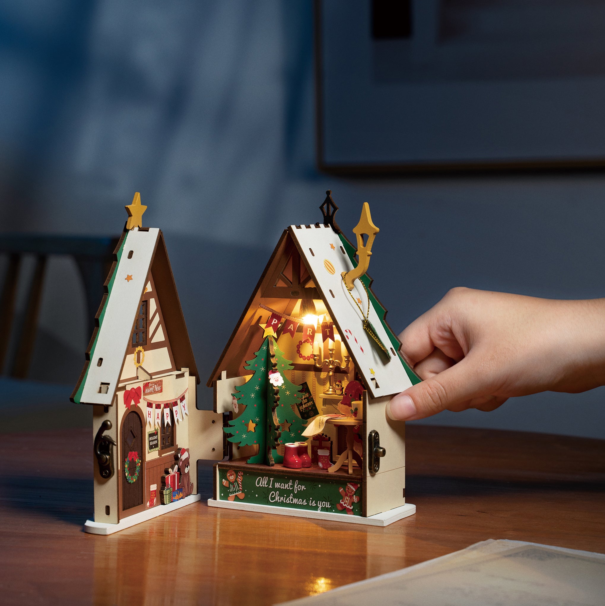 Rolife Mini Christmas House Kit - Image 2