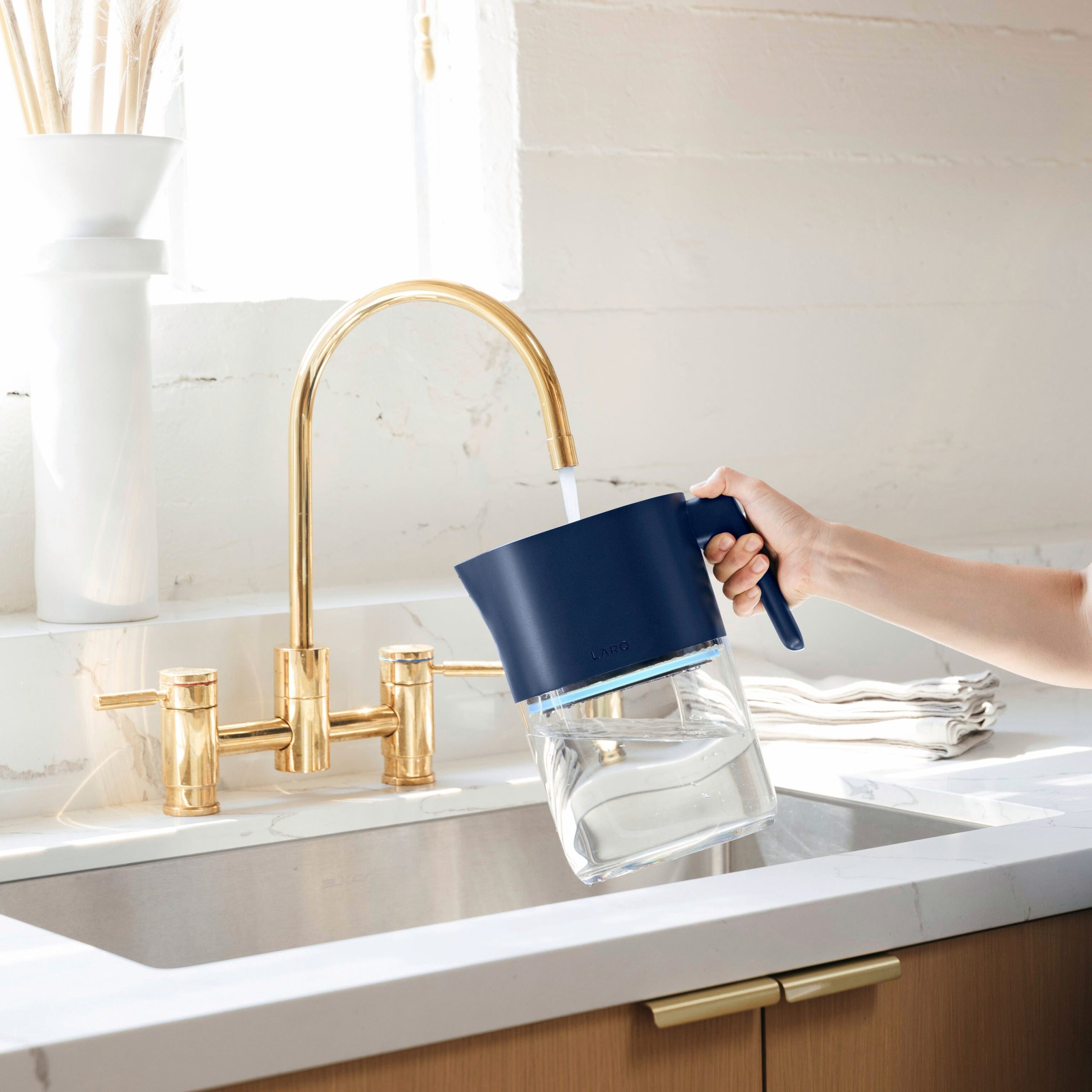 LARQ UV Purifying Pitcher - Monaco Blue - Image 4