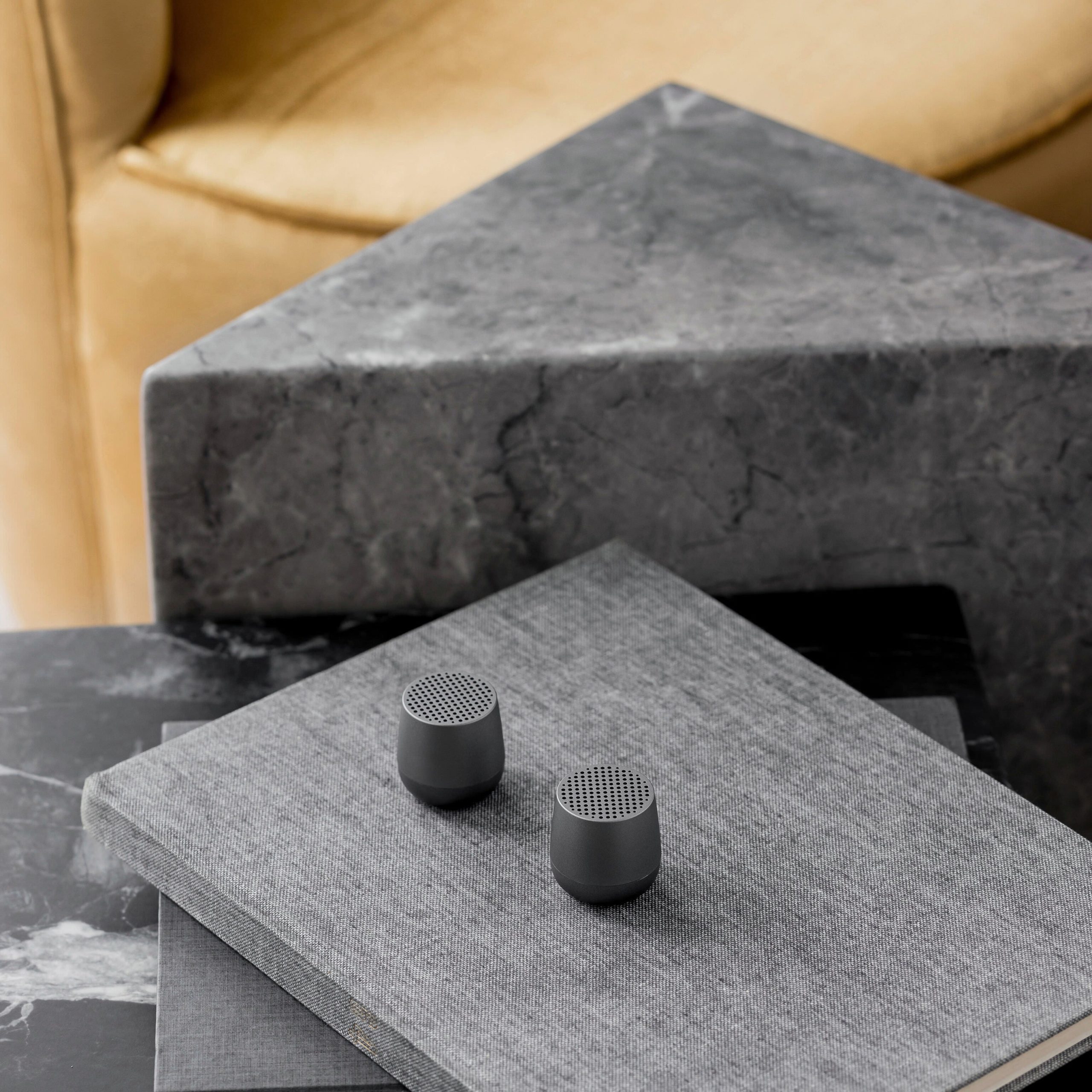 Lexon Mino+ Wireless Charging Speaker - Gunmetal - Image 4