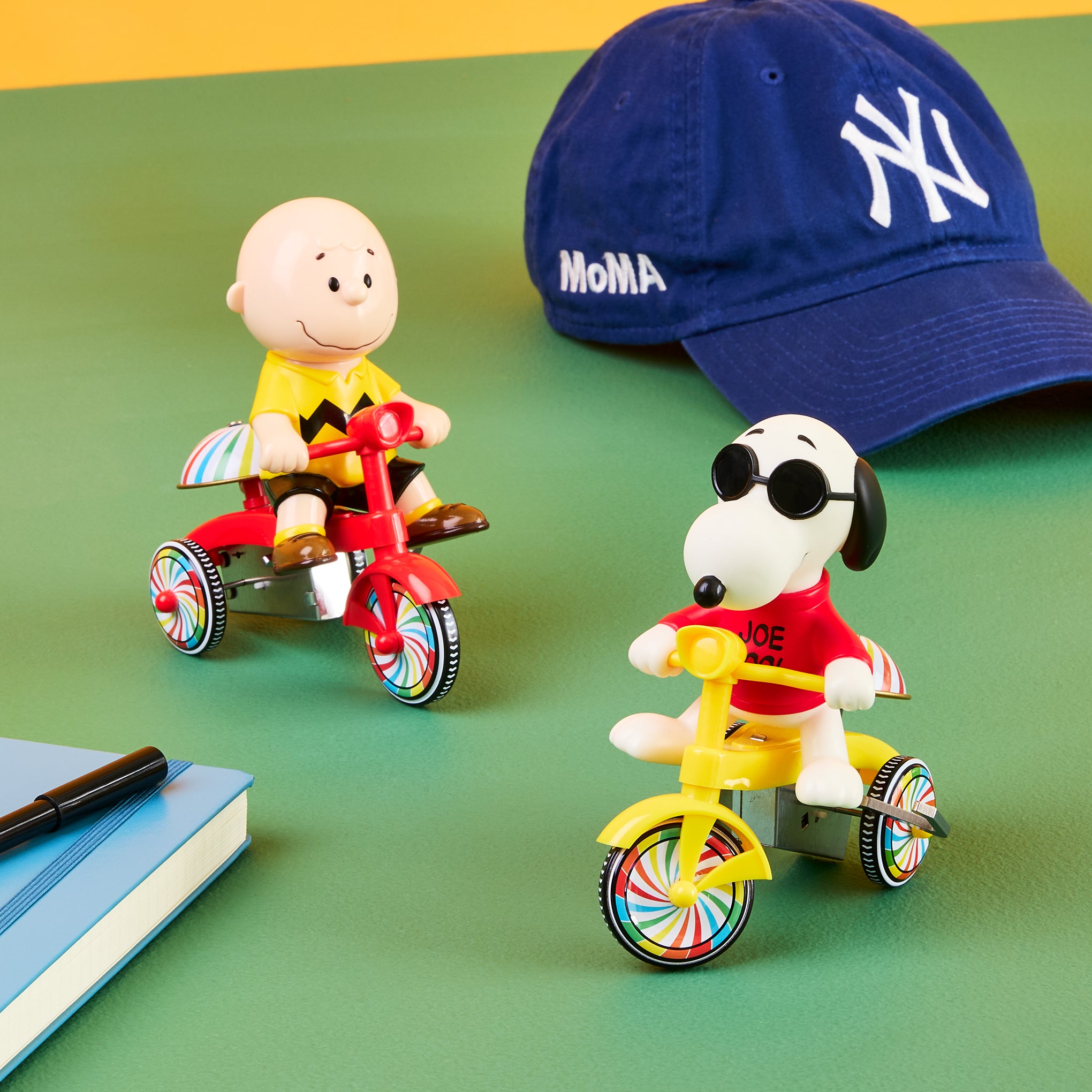 Super7 Snoopy & Peanuts Super Cycle Wind-Up Figure - Charlie Brown - Image 2