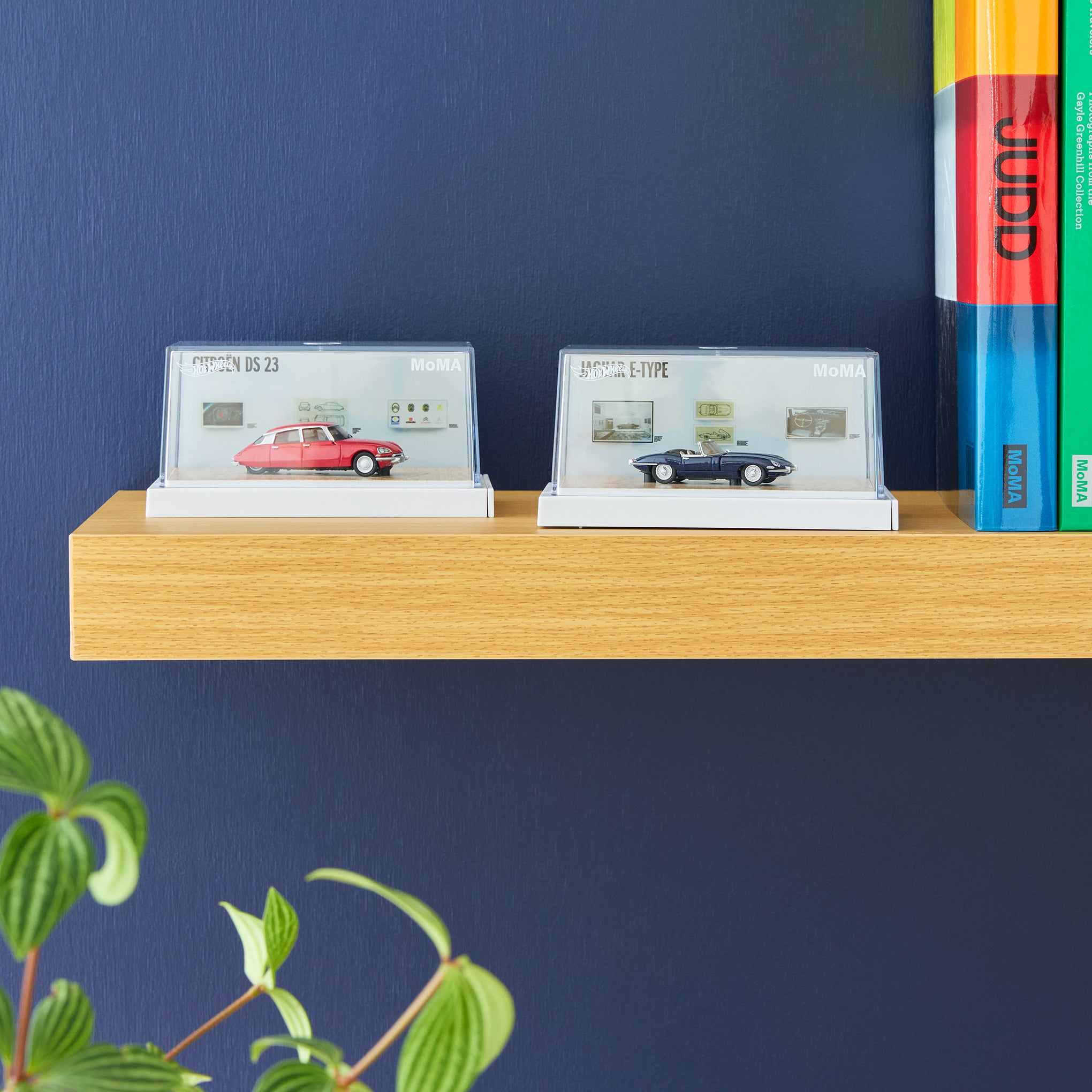 Hot Wheels x MoMA Collectible die-cast Car - Citroen DS - Image 2