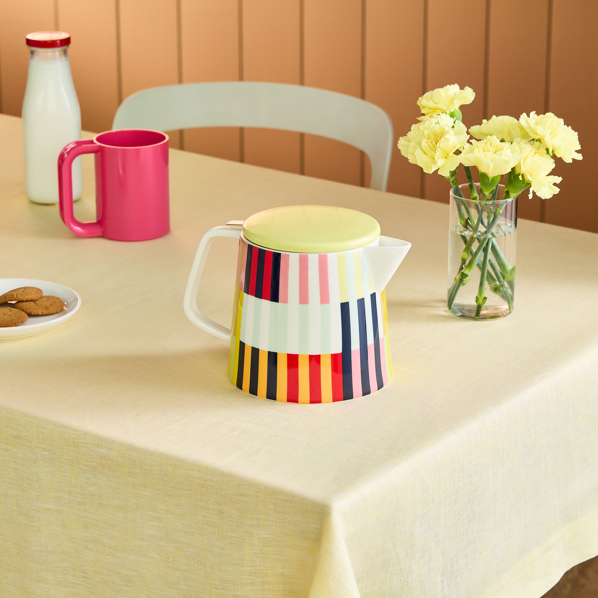 Havanna Porcelain Teapot with Built-In Strainer - Image 2