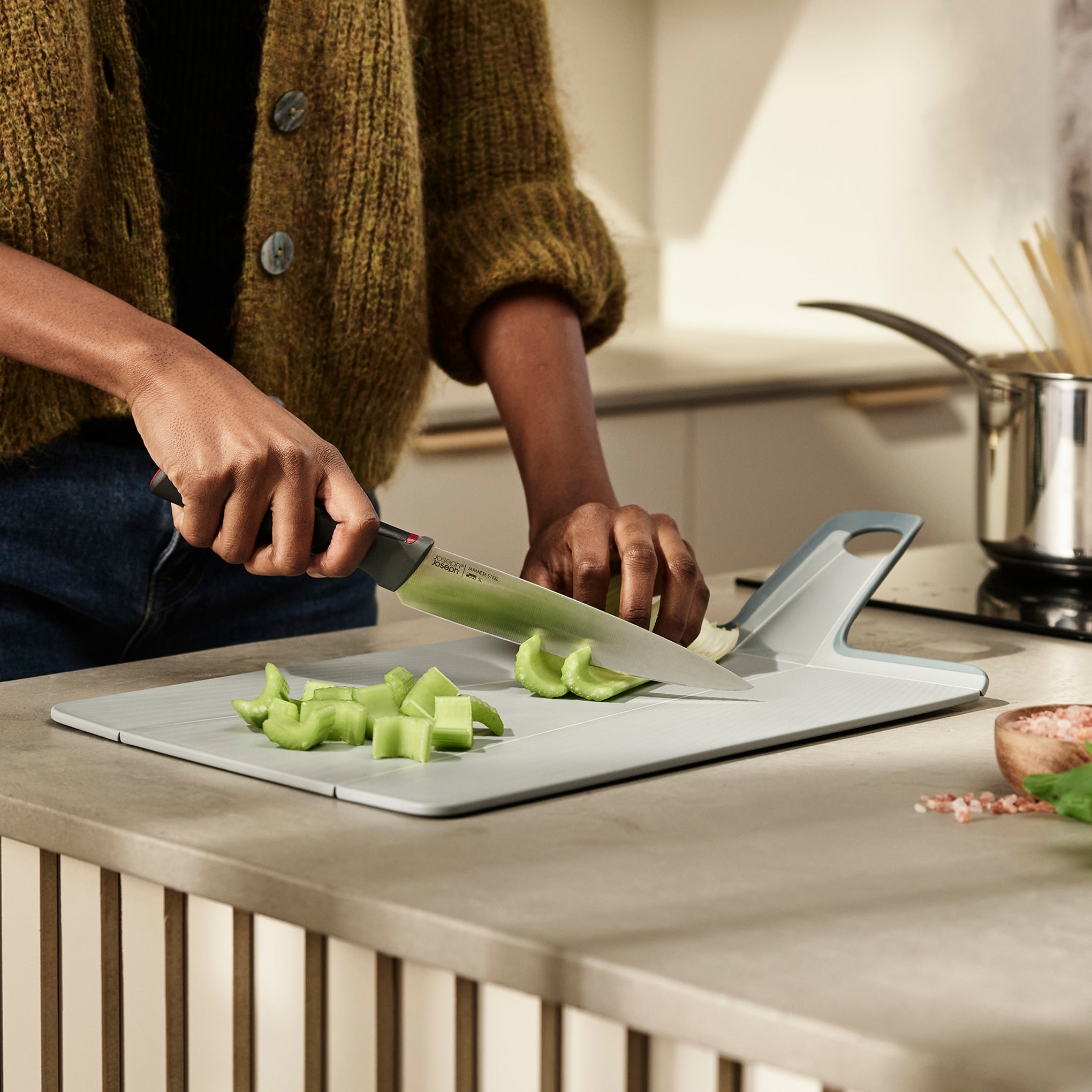 Chop2Pot? Folding Cutting Board - Pale Blue - Image 2