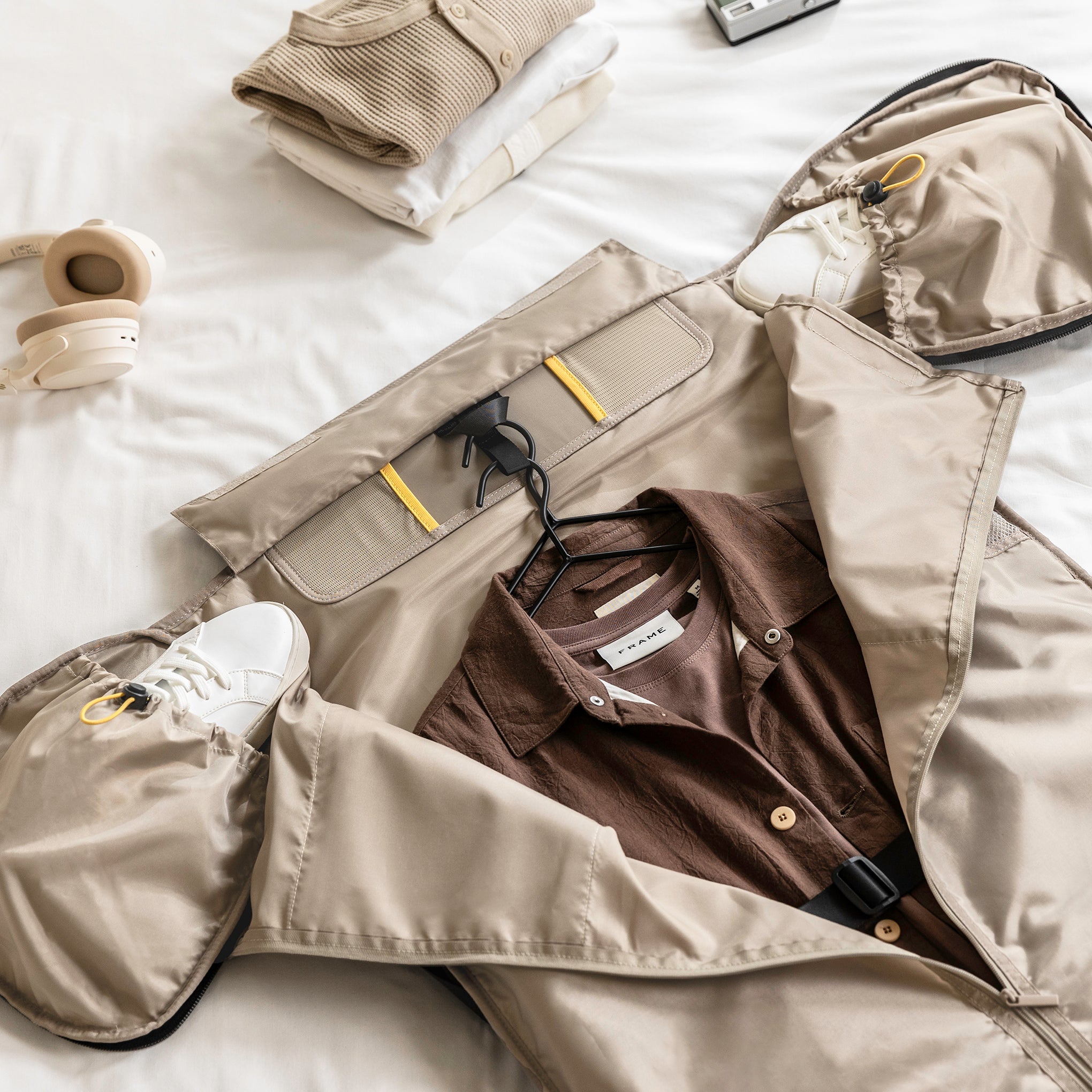 Halfday Premium Travel Garment Carry-On Duffle Bag - Jet - Image 3