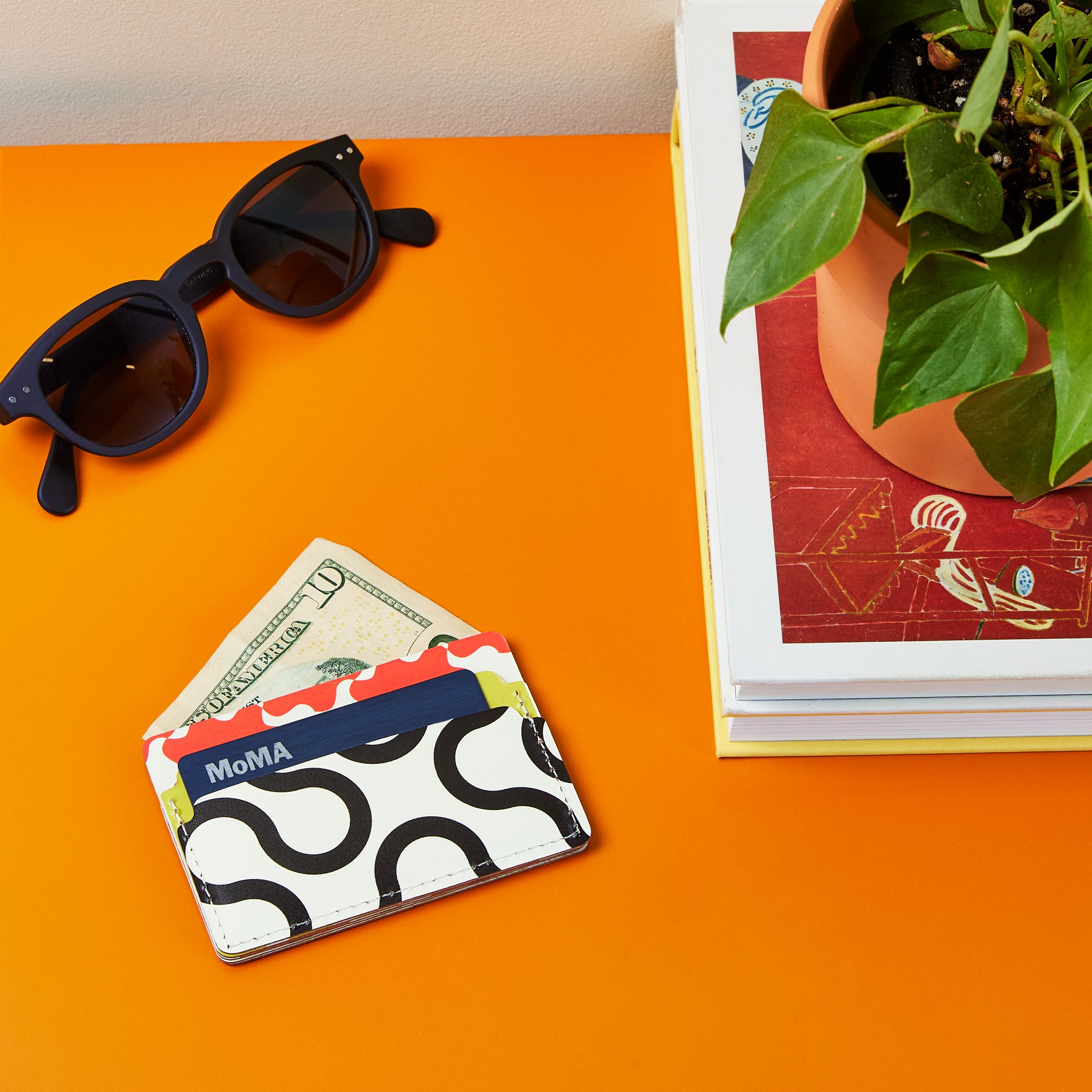 Dusen Dusen Recycled Leather Card Holder - Arc - Image 2