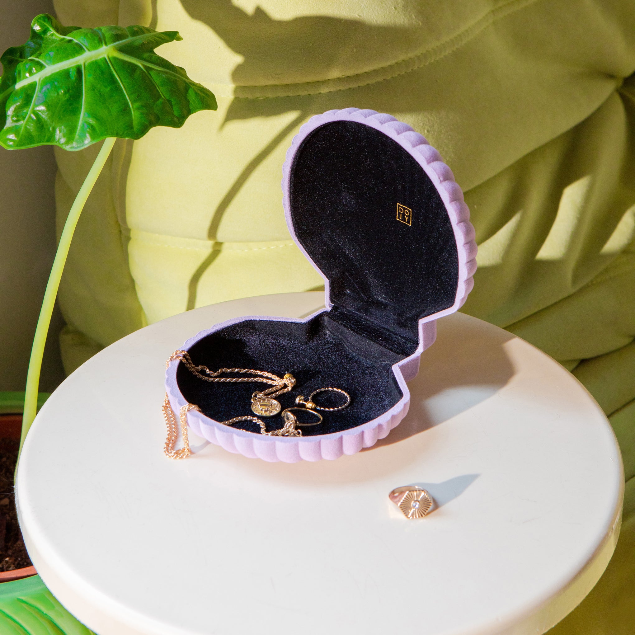 Venus Velvet Seashell Jewelry Box - Lilac - Image 2