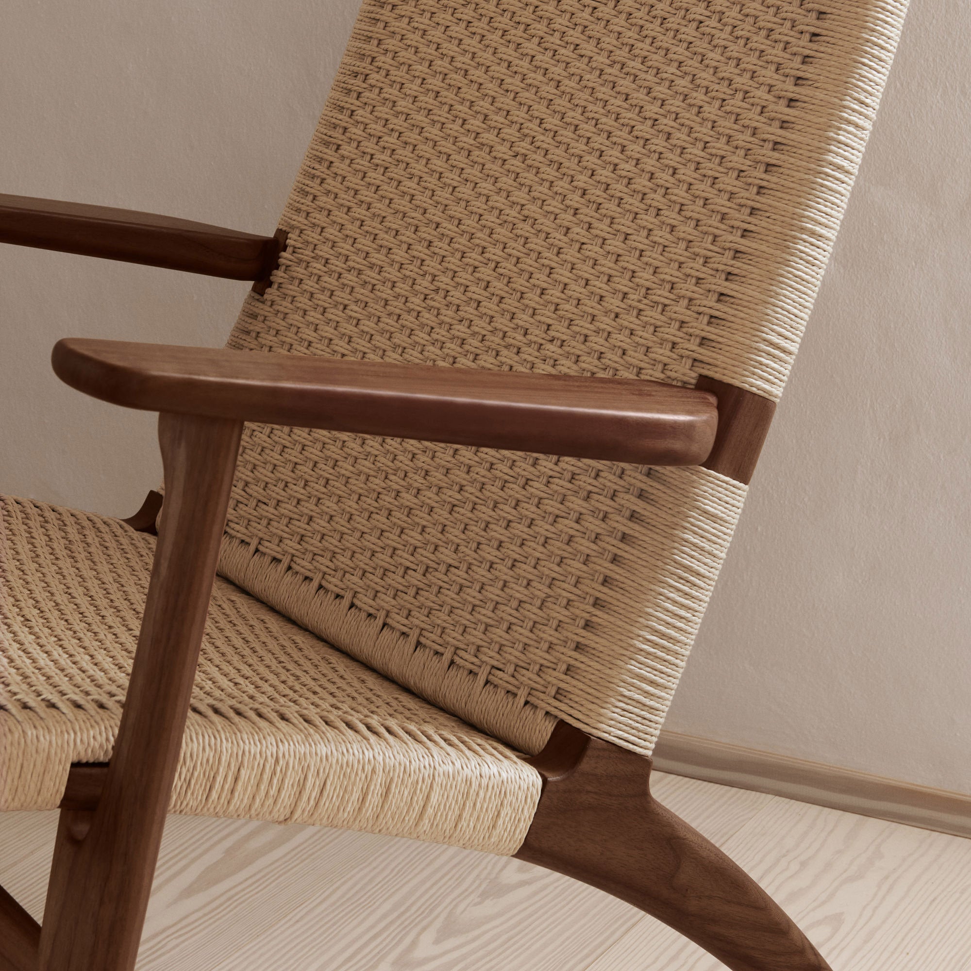 CH25 Lounge Chair - Walnut Oil - Image 6