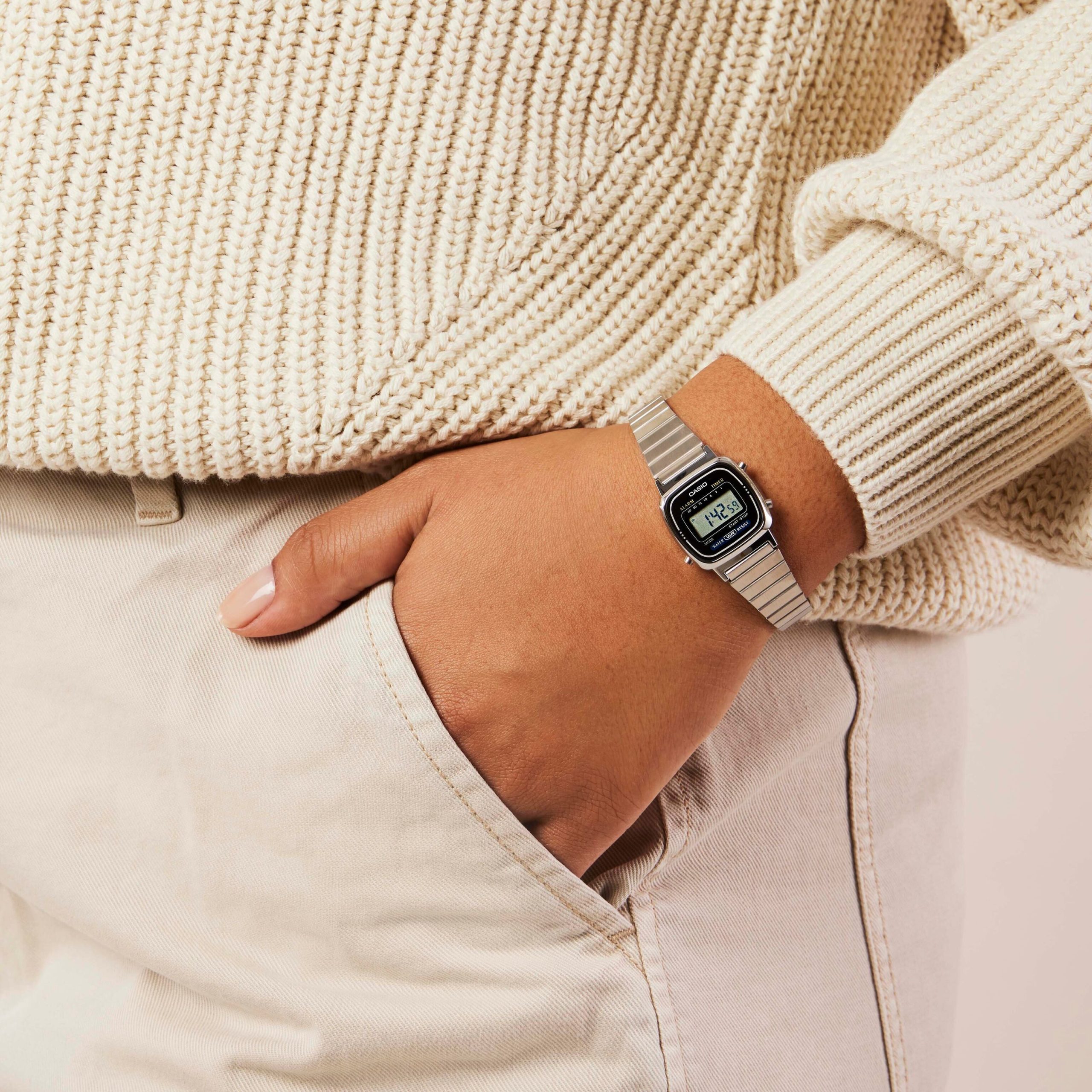 Casio LA670W-1 Digital Watch - Image 2