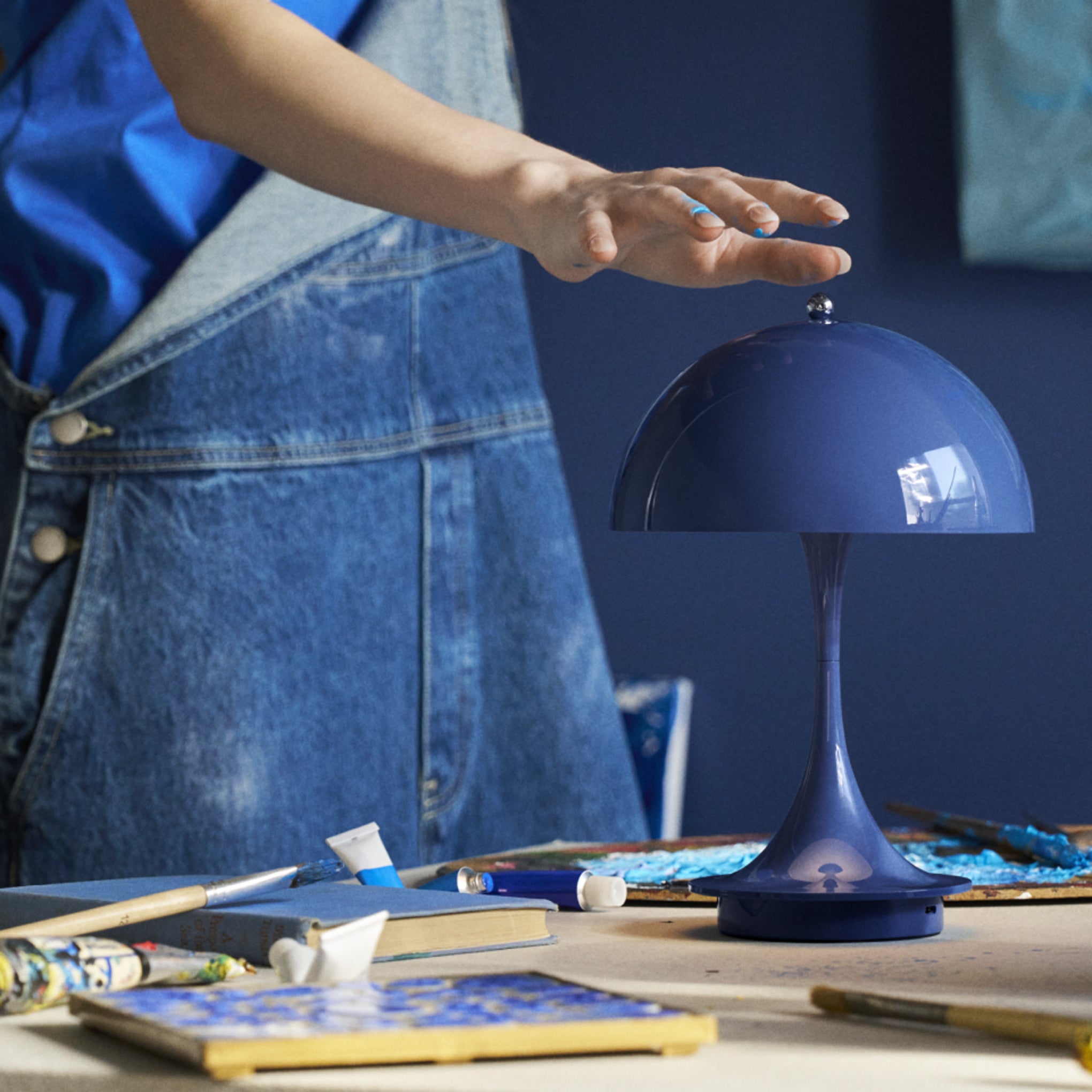 Panthella 160 Portable Table Lamp - Indigo - Image 2