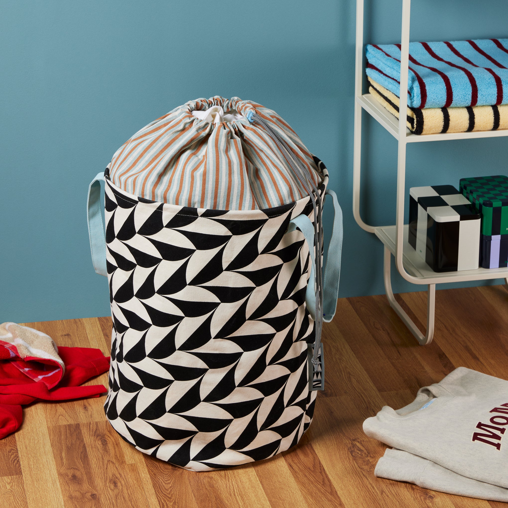 Dusen Dusen Canvas Laundry Bin - Scallop - Image 2