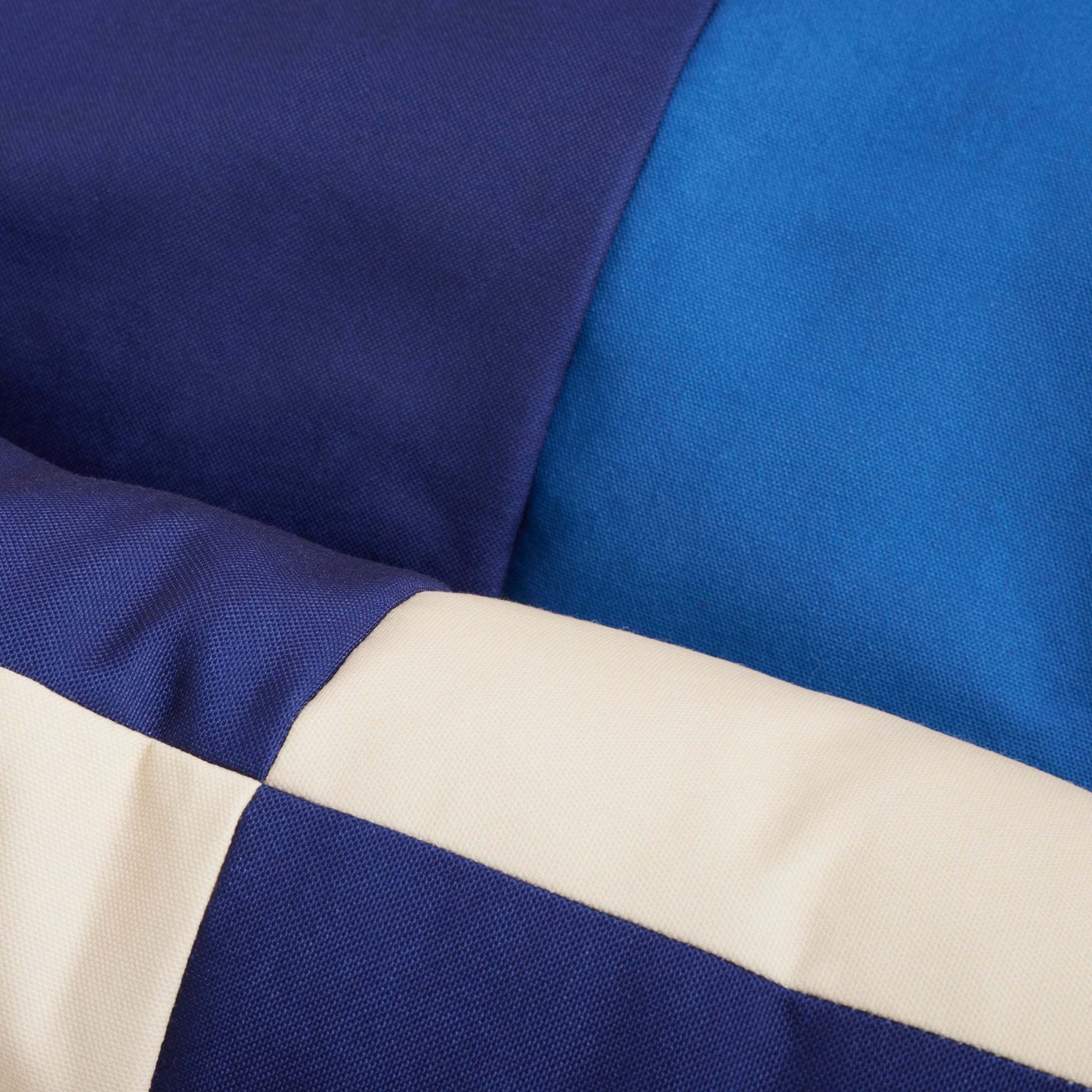 HAY Dog Bed in Recycled Polyester - Red/ Blue - Image 5