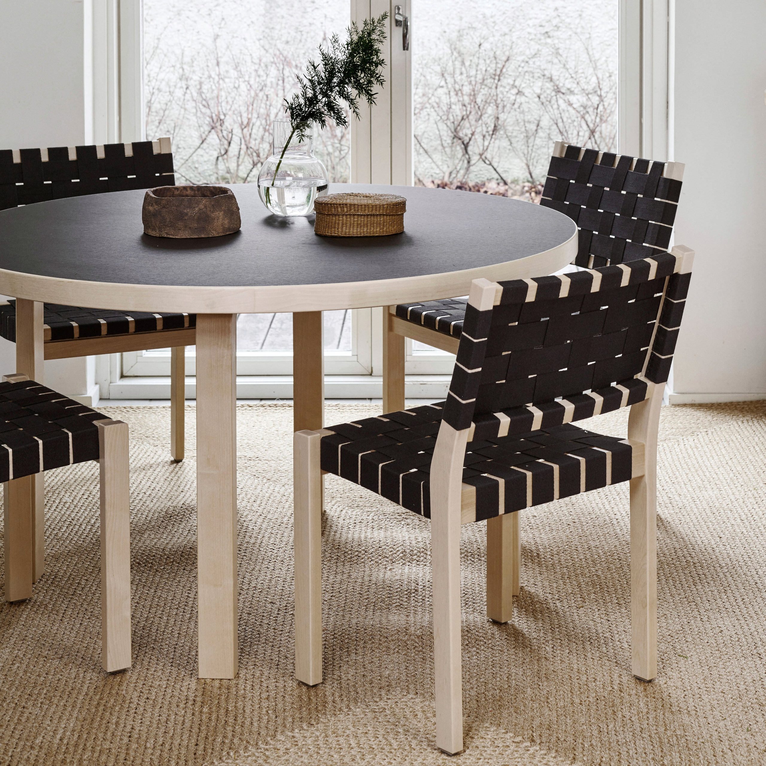 Artek Aalto Round Table 91 - Black - Image 2