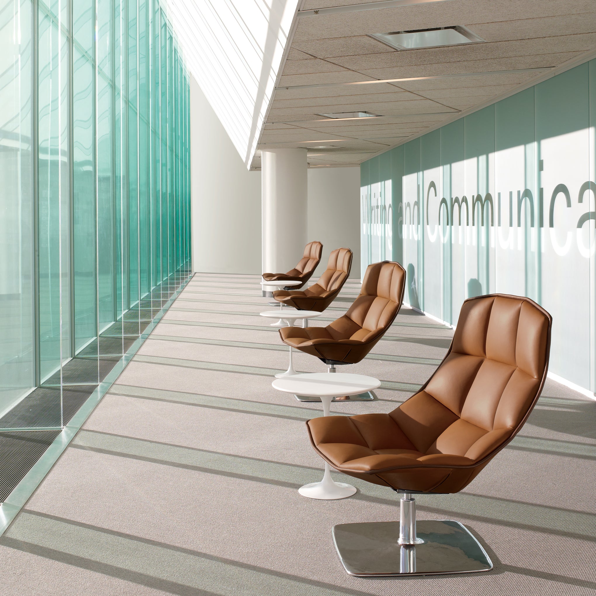 Knoll Side Table by Eero Saarinen - White - Image 2